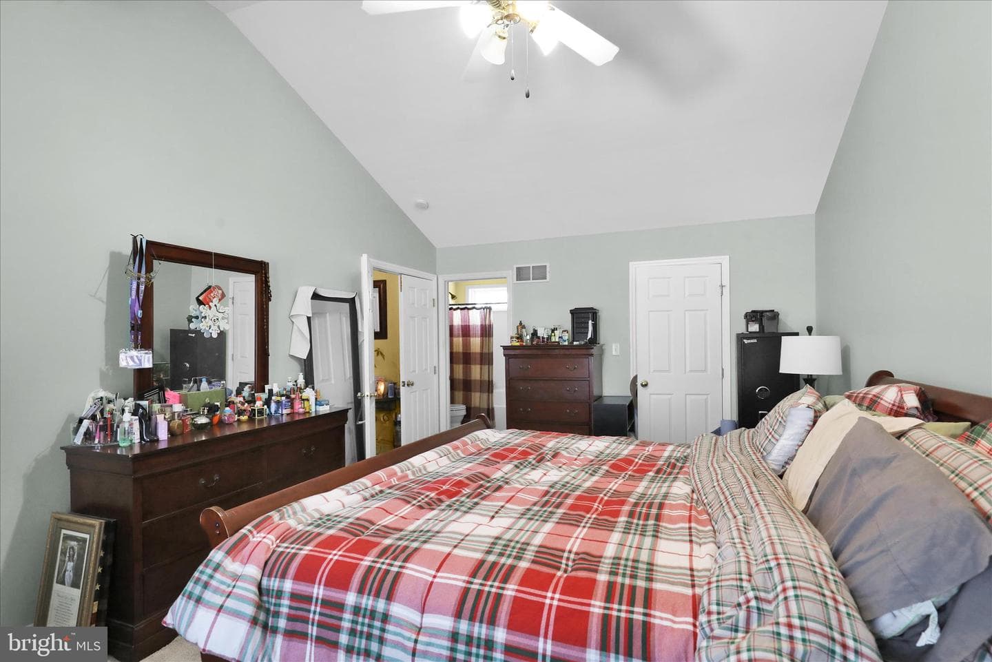 1514 Ridge Avenue photo 25