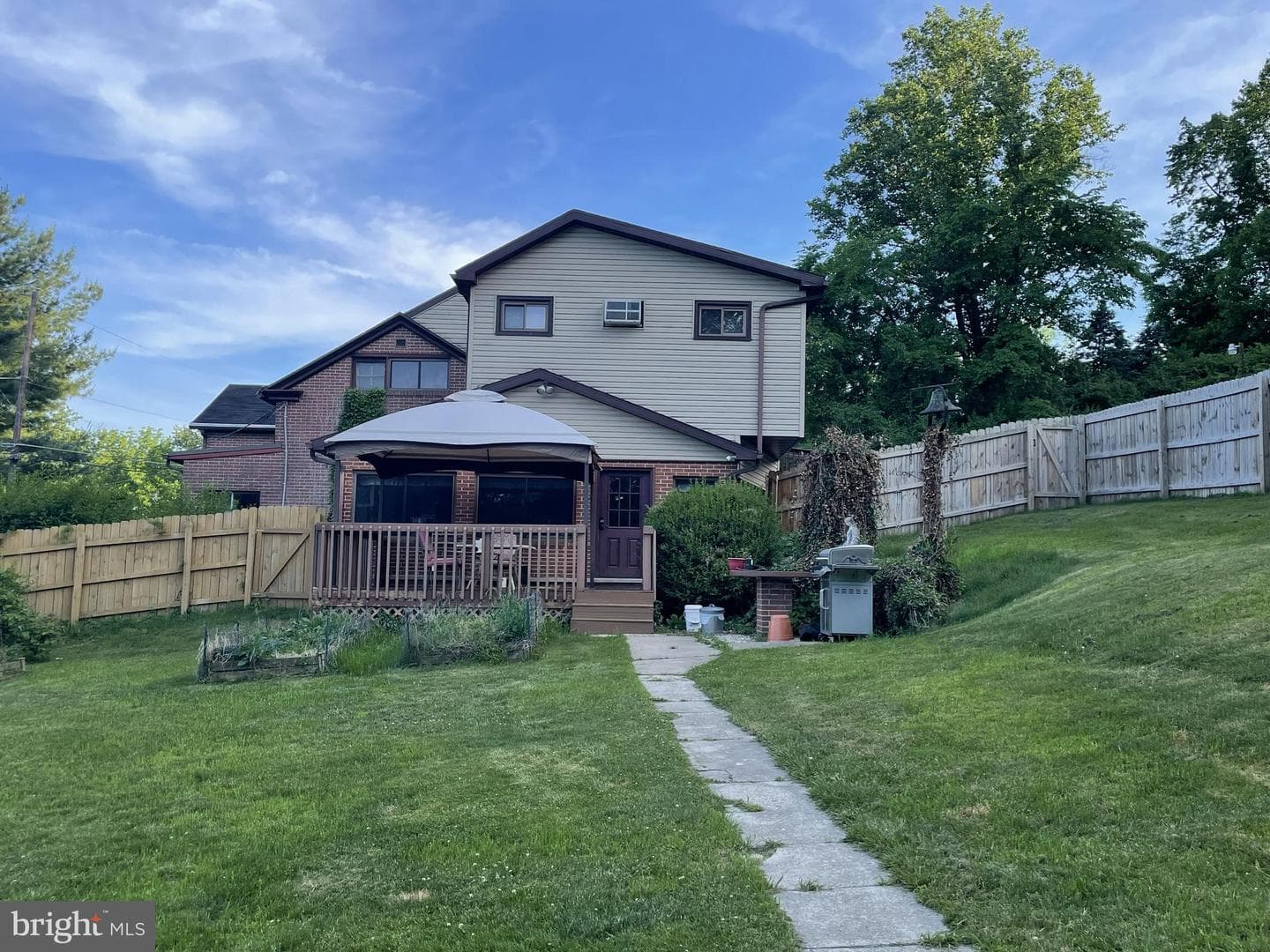 72 Preston Road photo 2