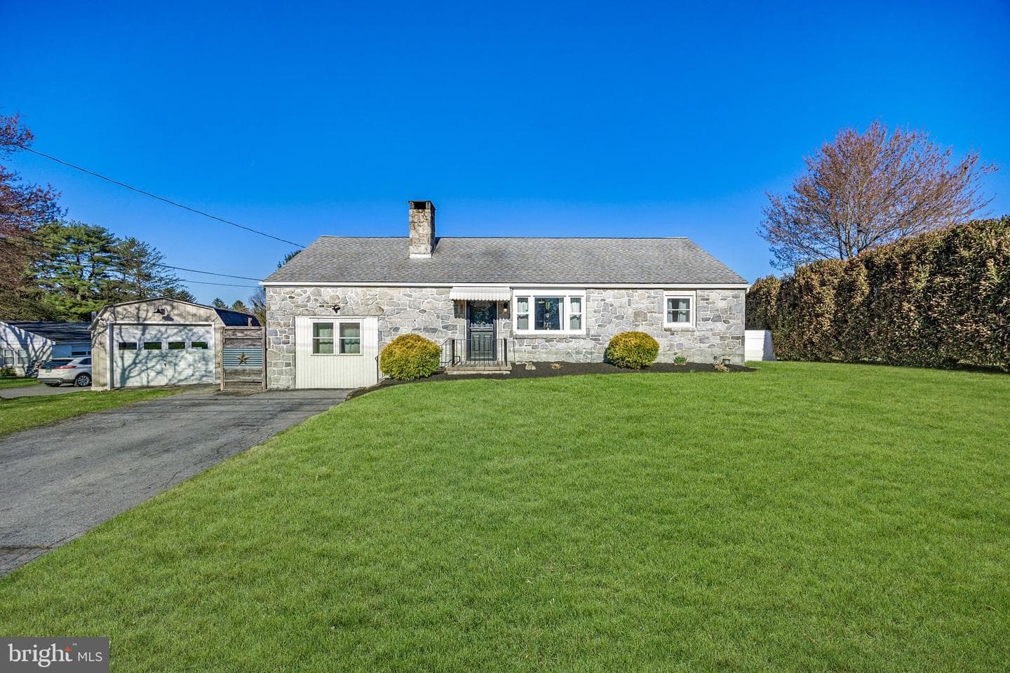 400 Amity Park Road photo 2