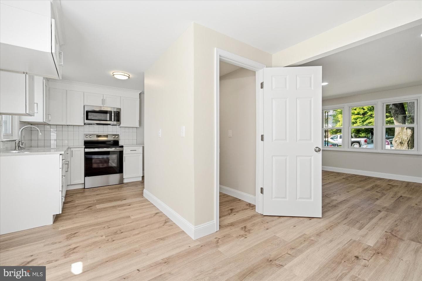 121 Pennbrook Av photo 14