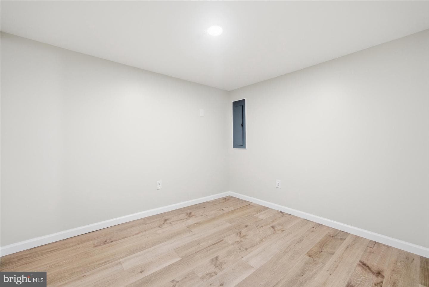 121 Pennbrook Av photo 34