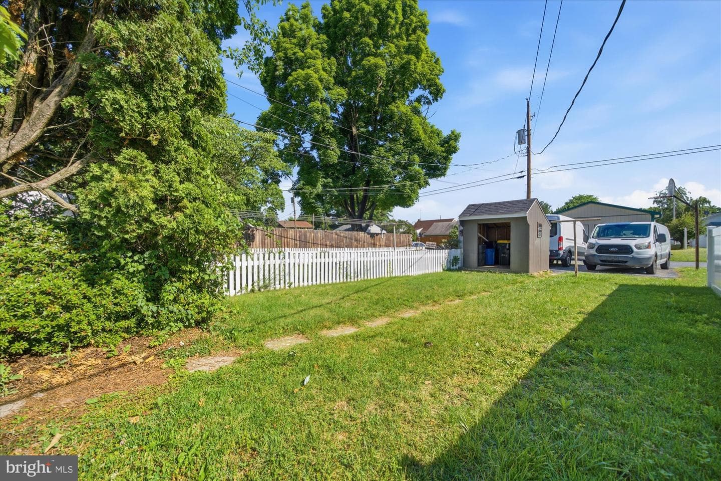 121 Pennbrook Av photo 40