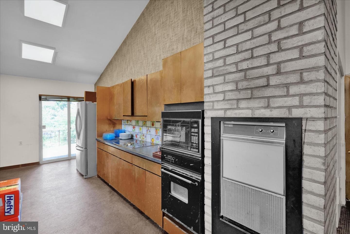 1840 Lorraine Road photo 8