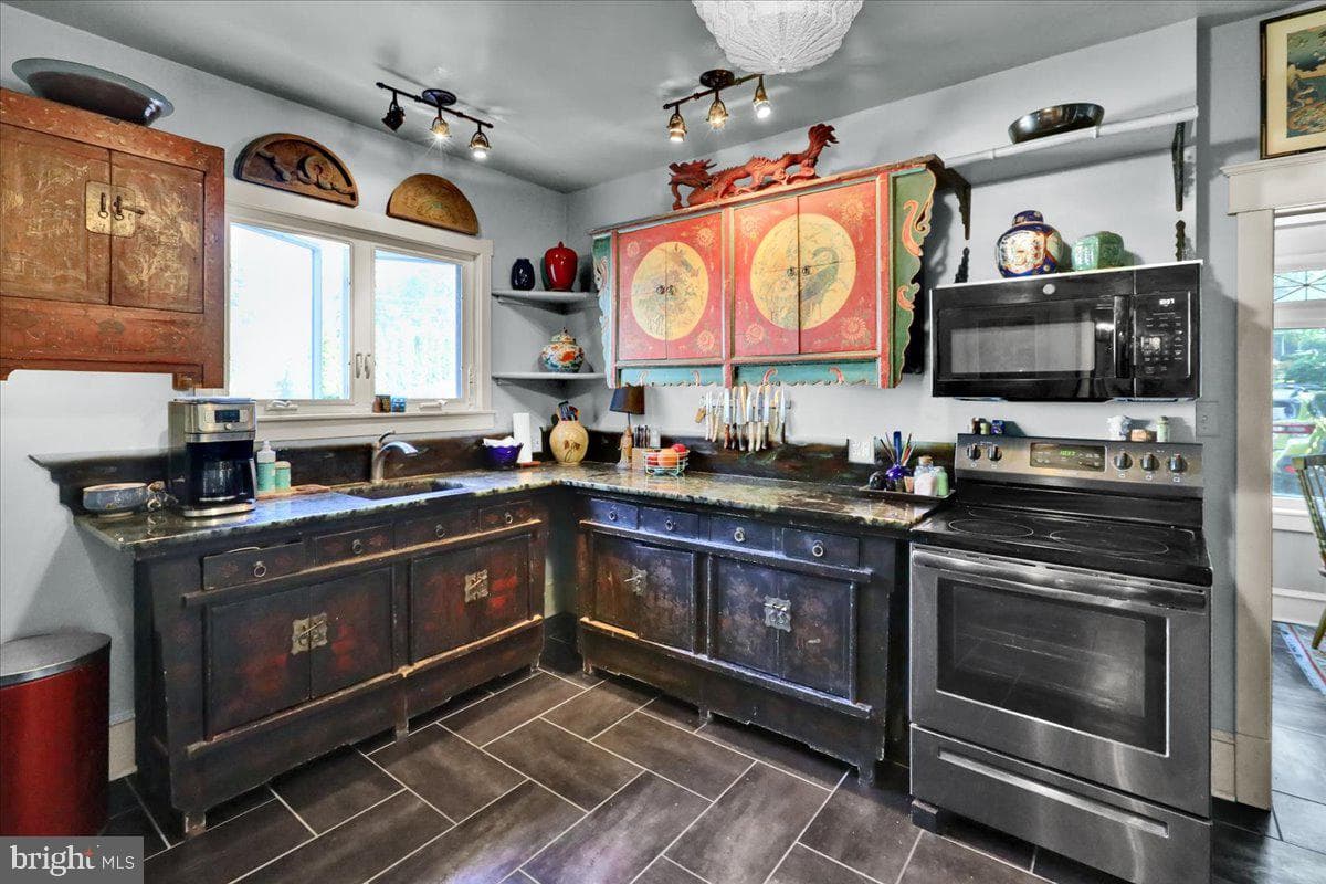 3421 River Road photo 30