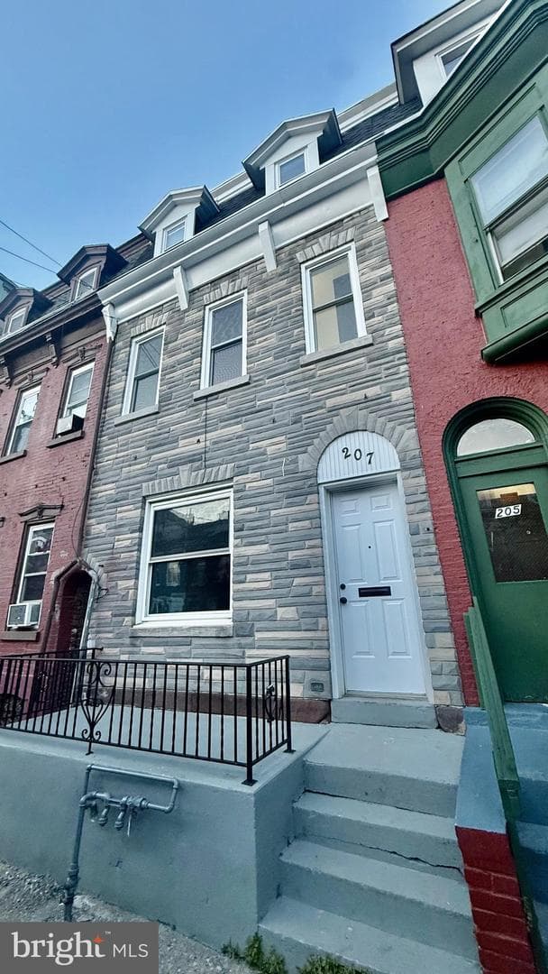 207 N 10th Street, Reading