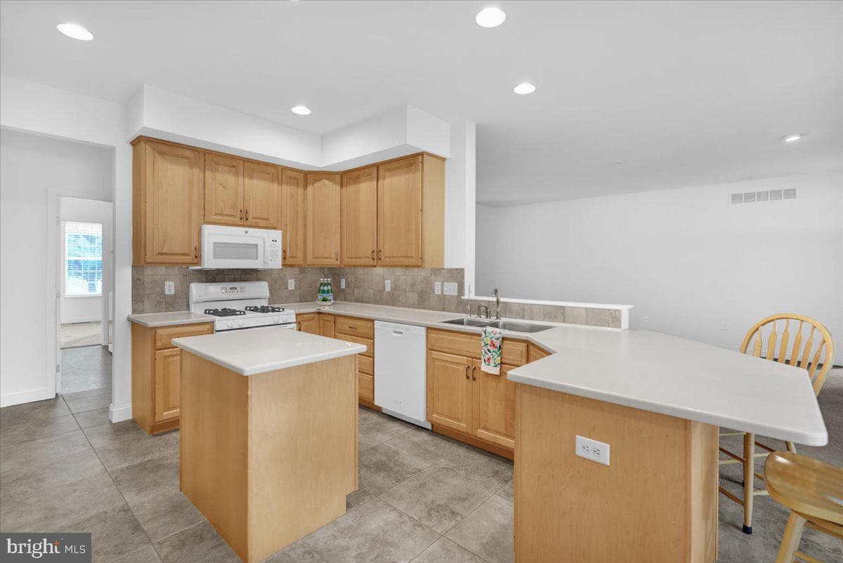 52 Harry Avenue photo 17