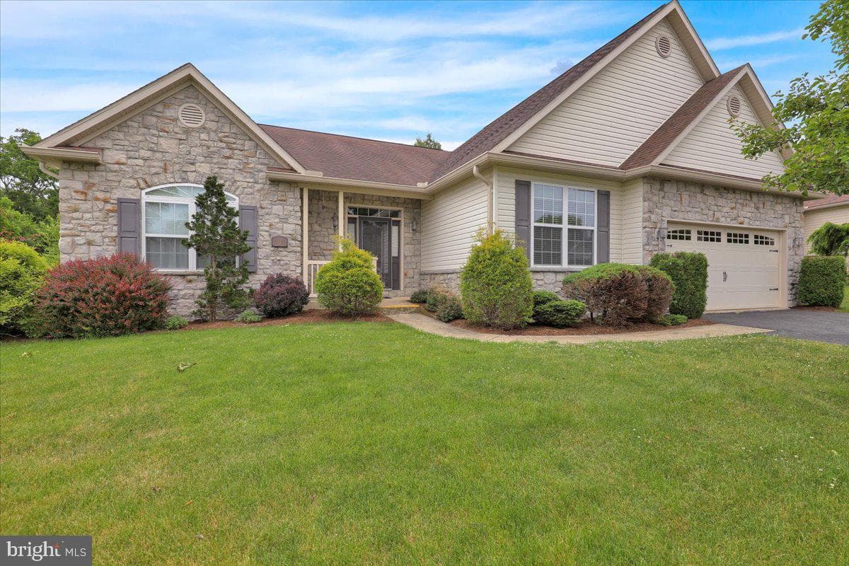 52 Harry Avenue photo 2