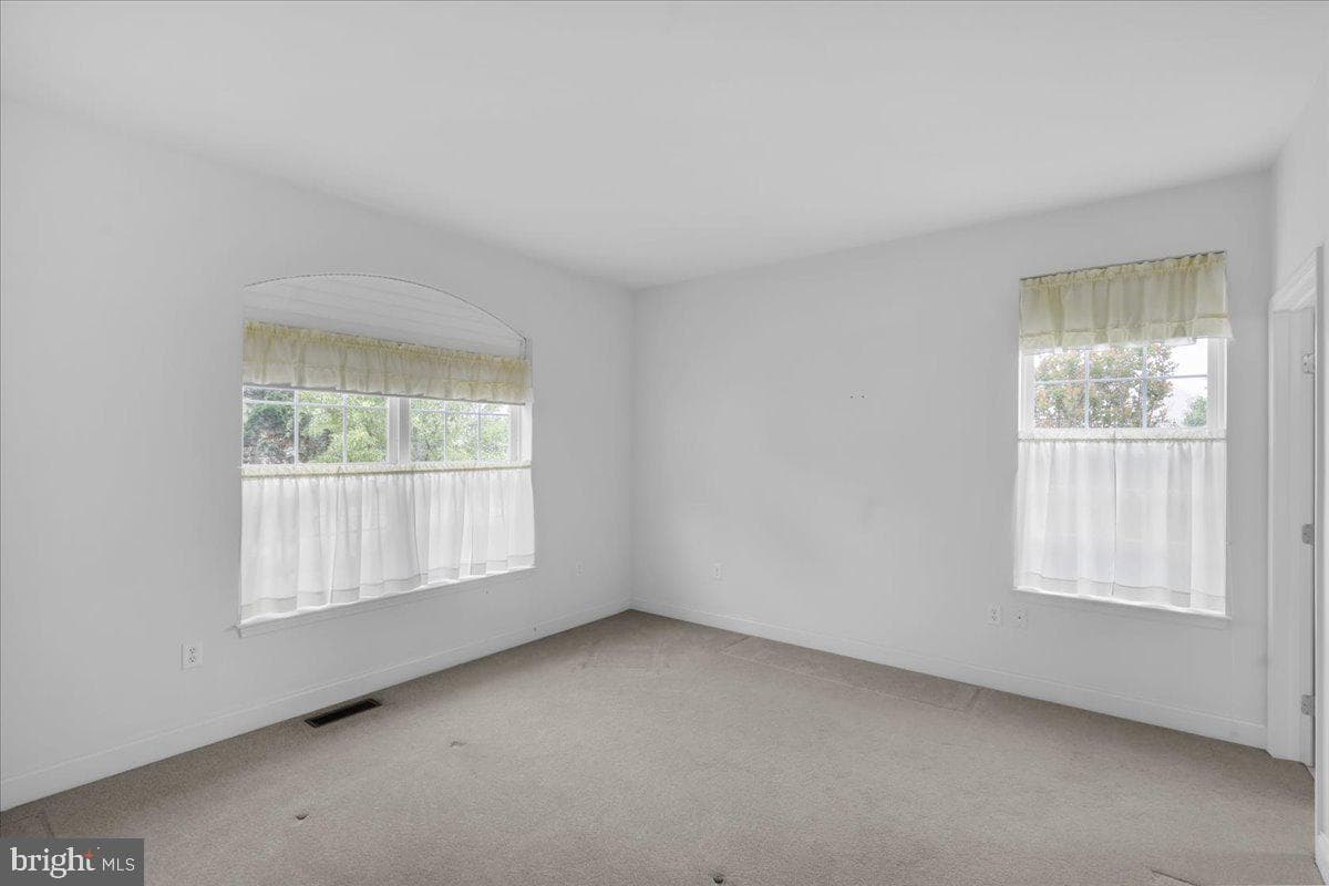 52 Harry Avenue photo 23