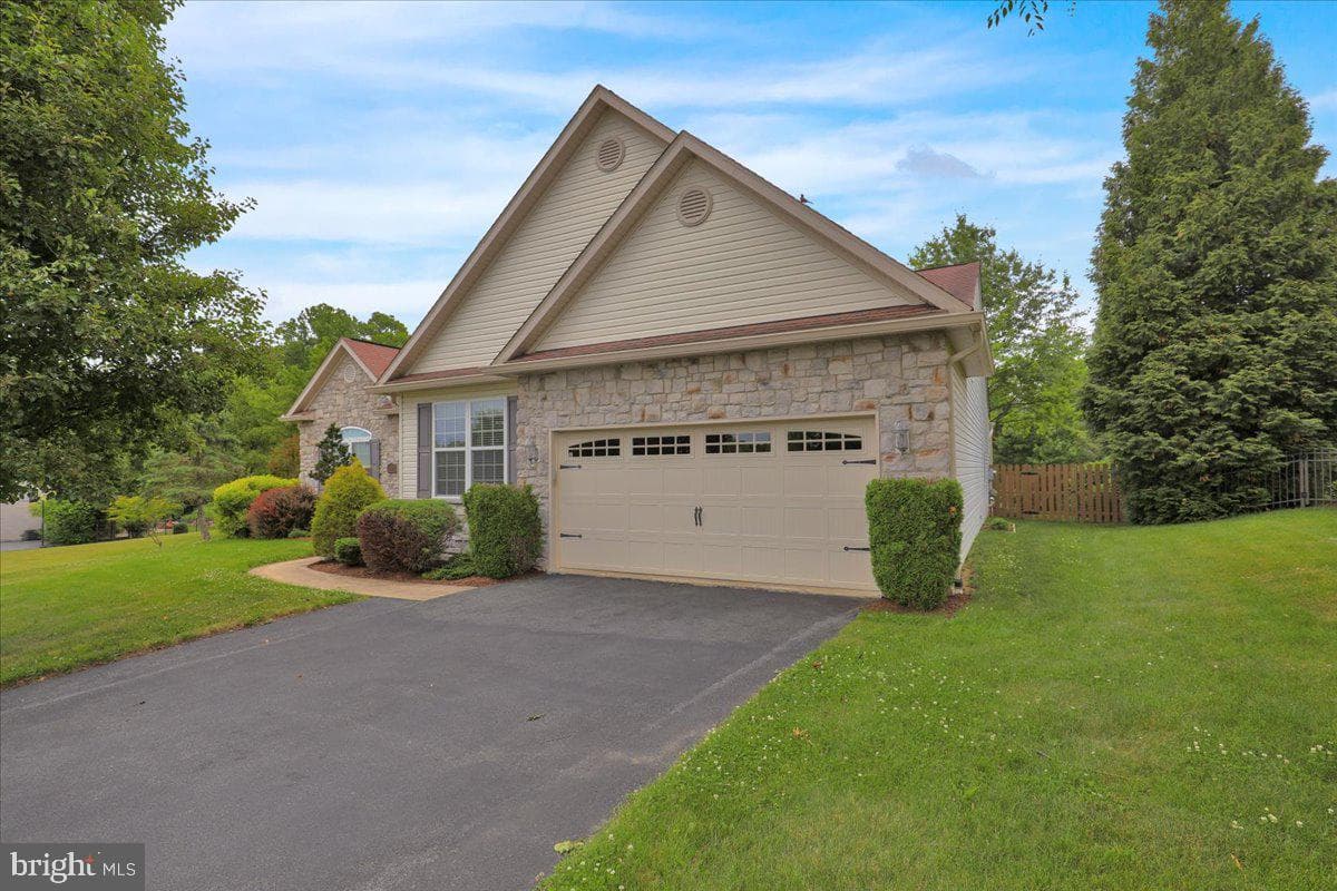 52 Harry Avenue photo 3