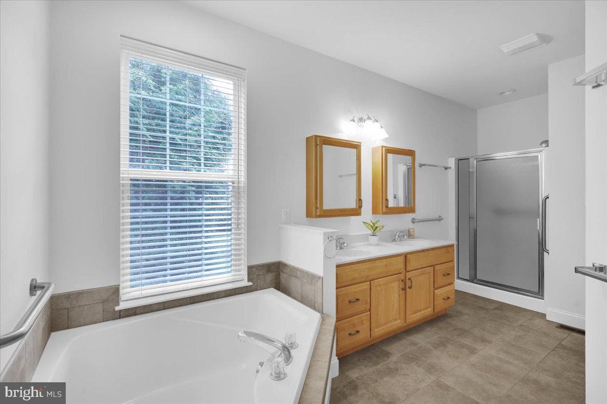 52 Harry Avenue photo 30