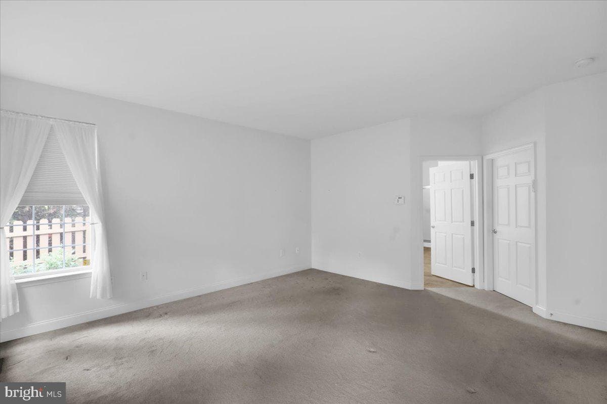 52 Harry Avenue photo 33