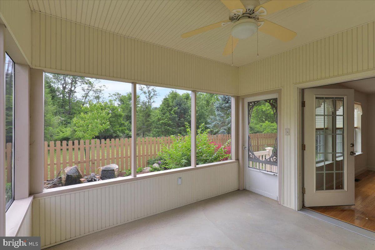 52 Harry Avenue photo 35