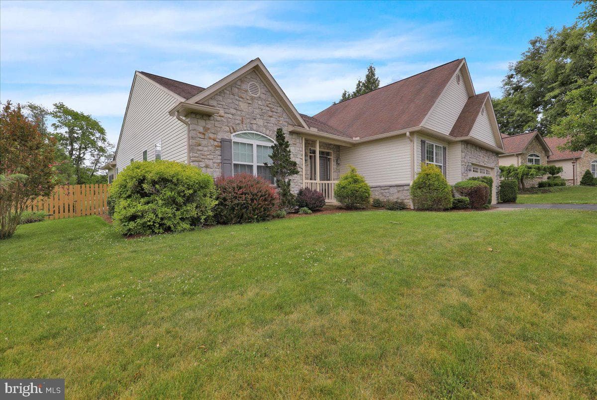 52 Harry Avenue photo 4