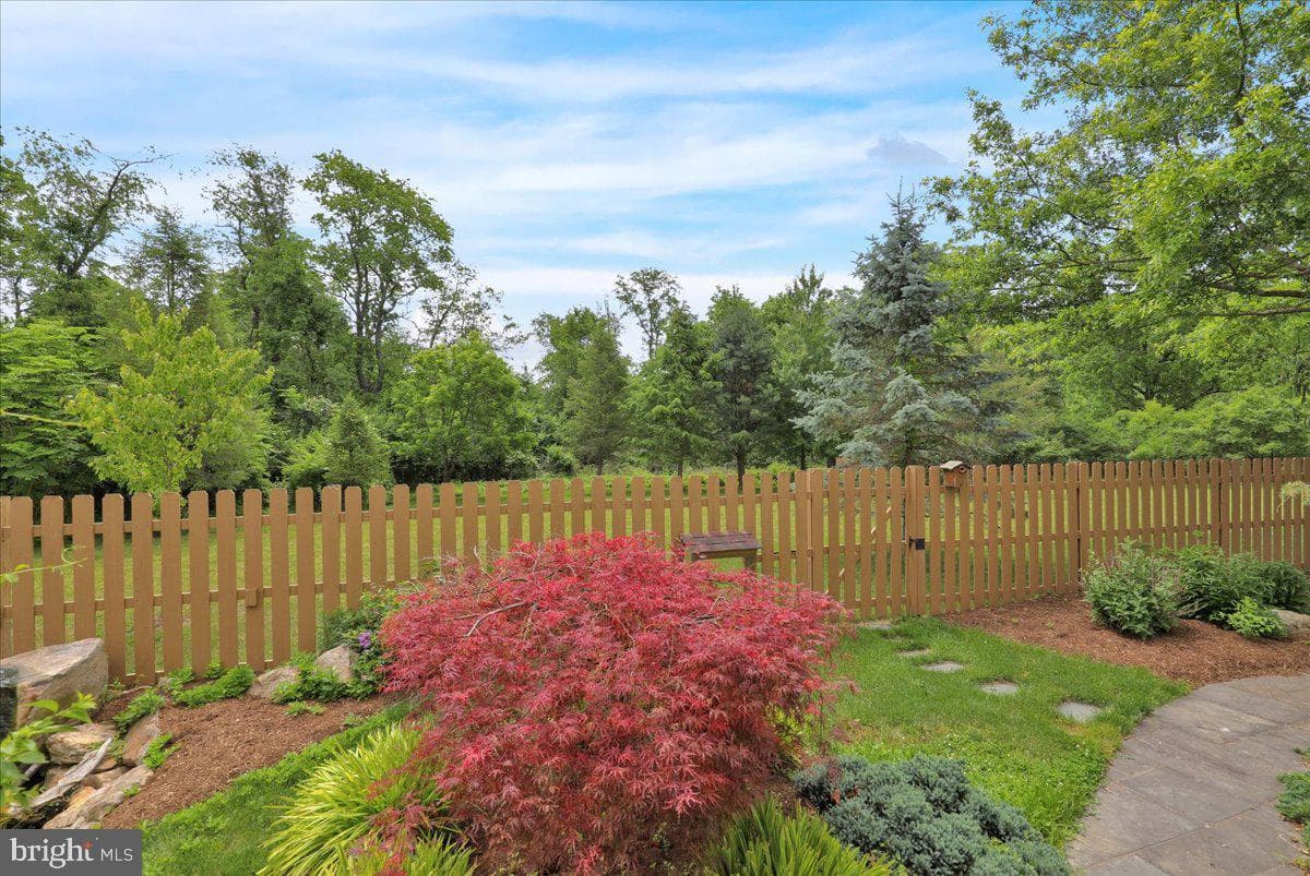 52 Harry Avenue photo 41