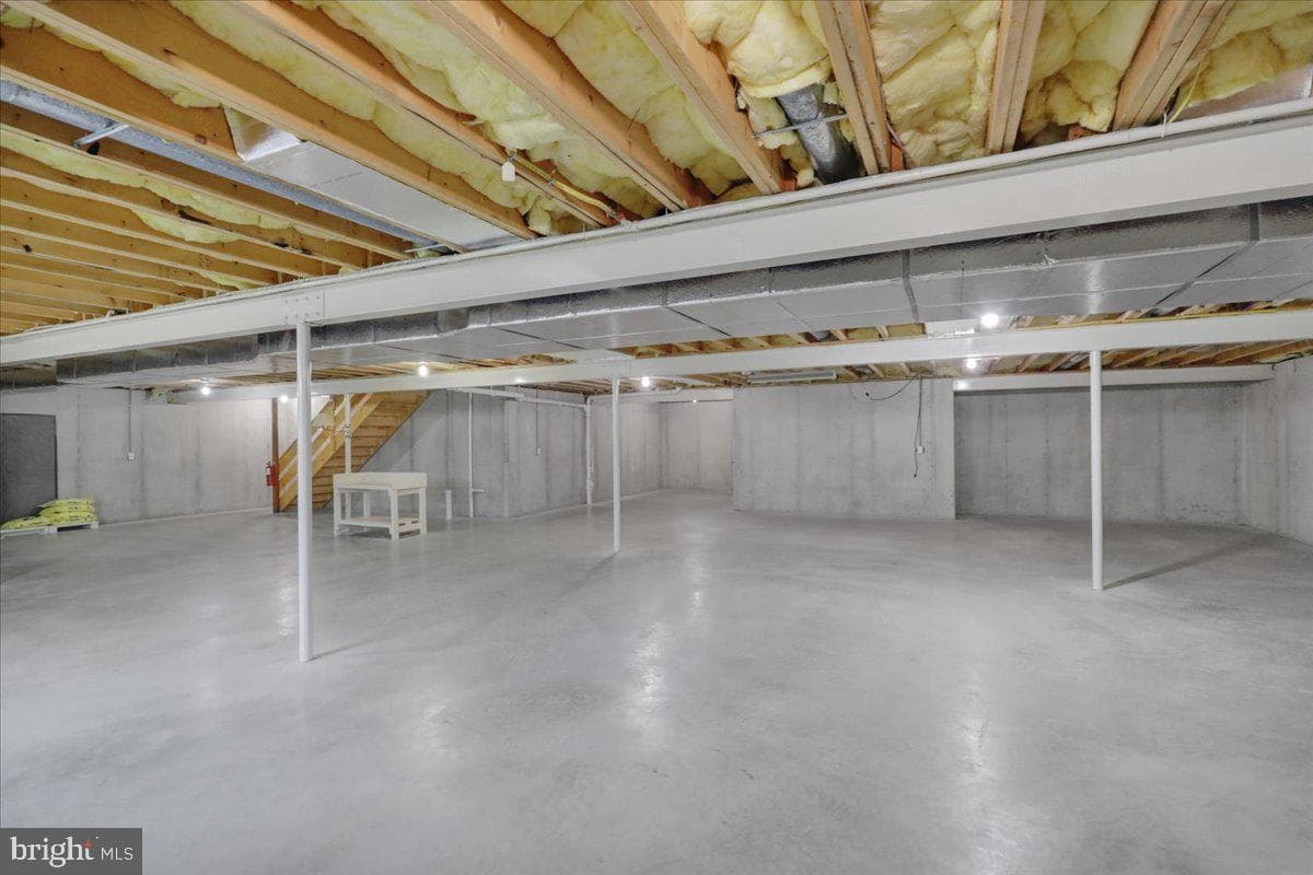 52 Harry Avenue photo 44