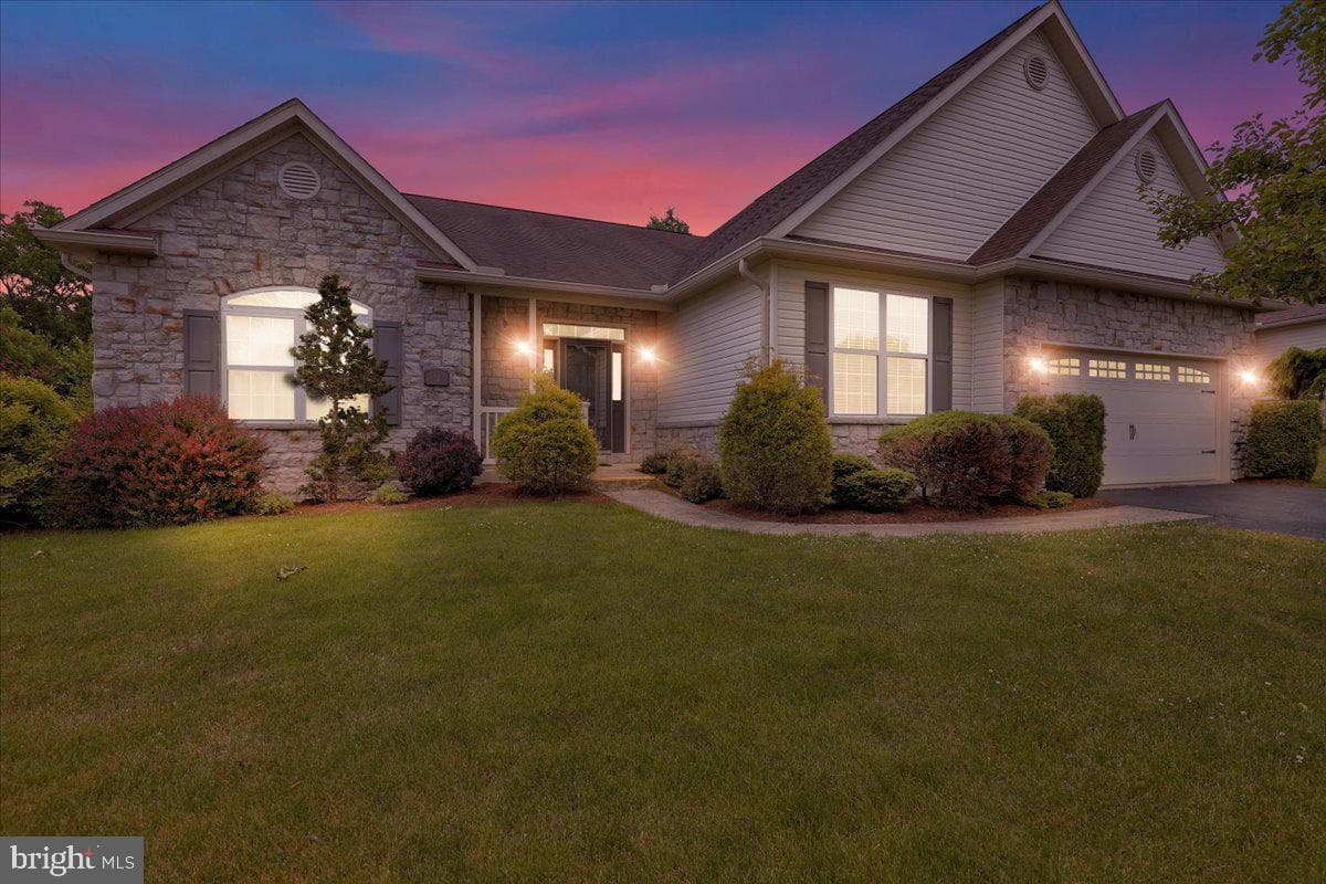 52 Harry Avenue photo 5