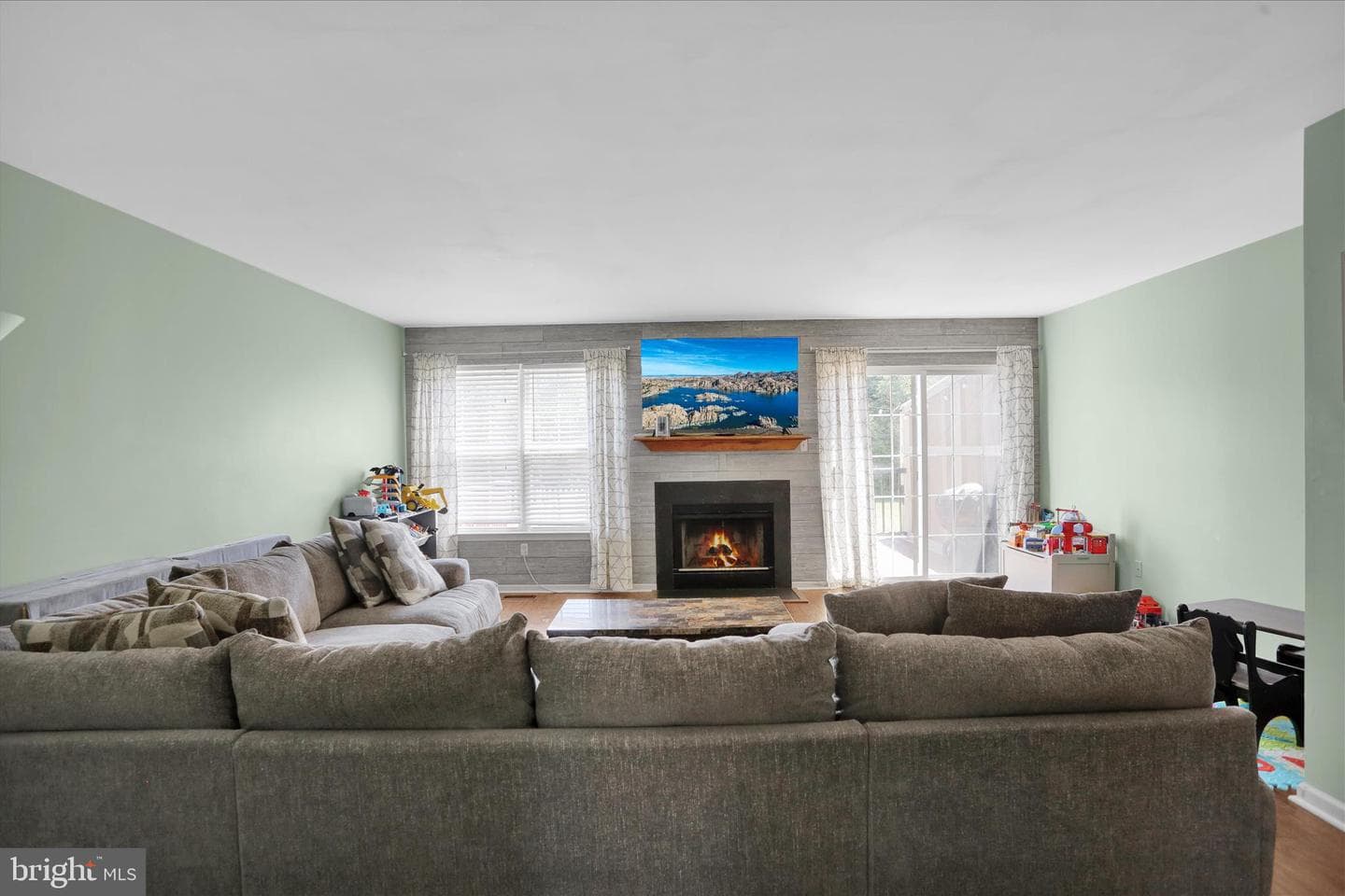 664 Walnut Tree Drive photo 12