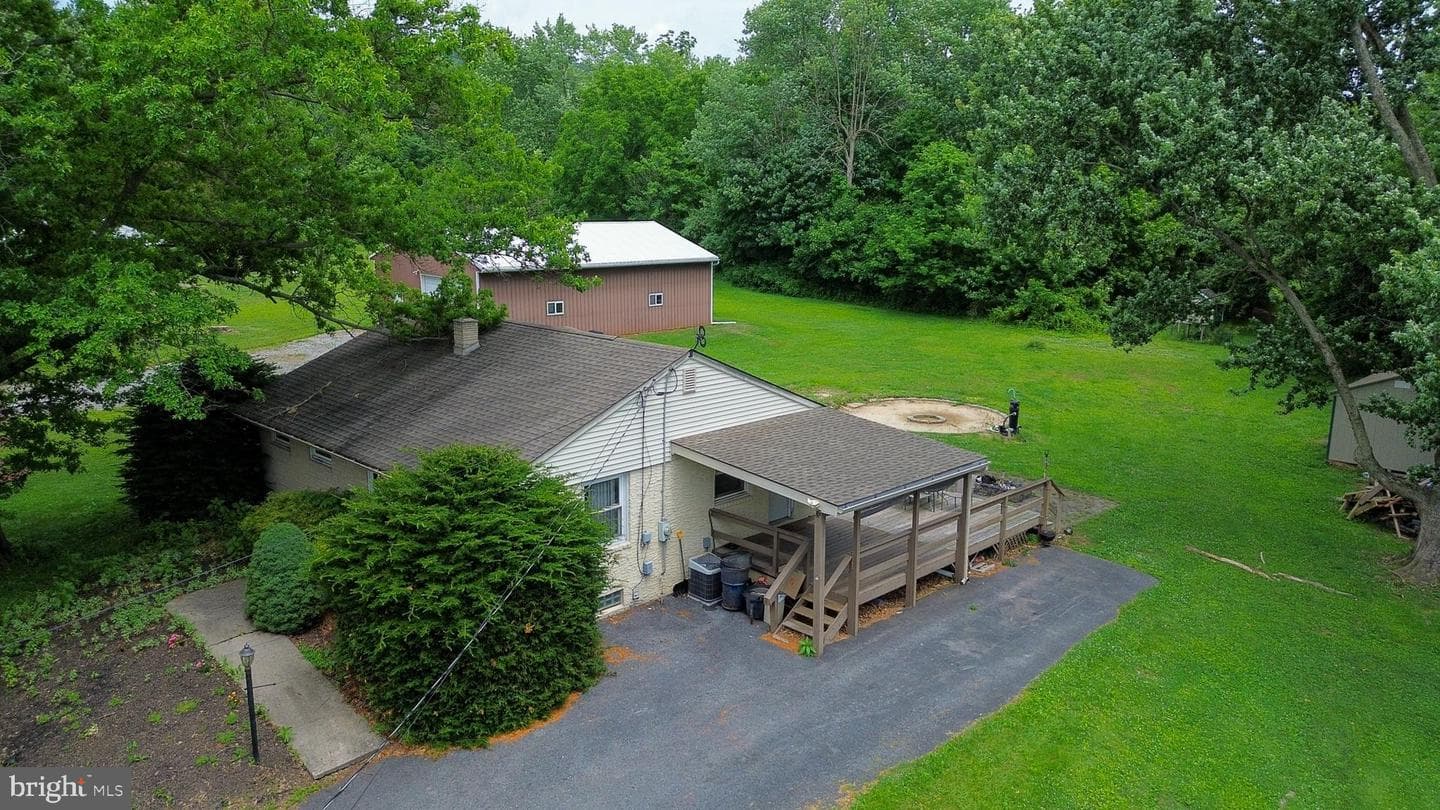 1417 Old Airport Road photo 5