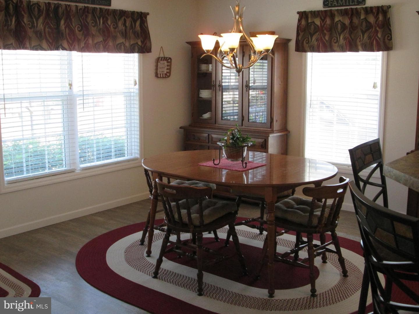 22 Finch Drive N photo 10