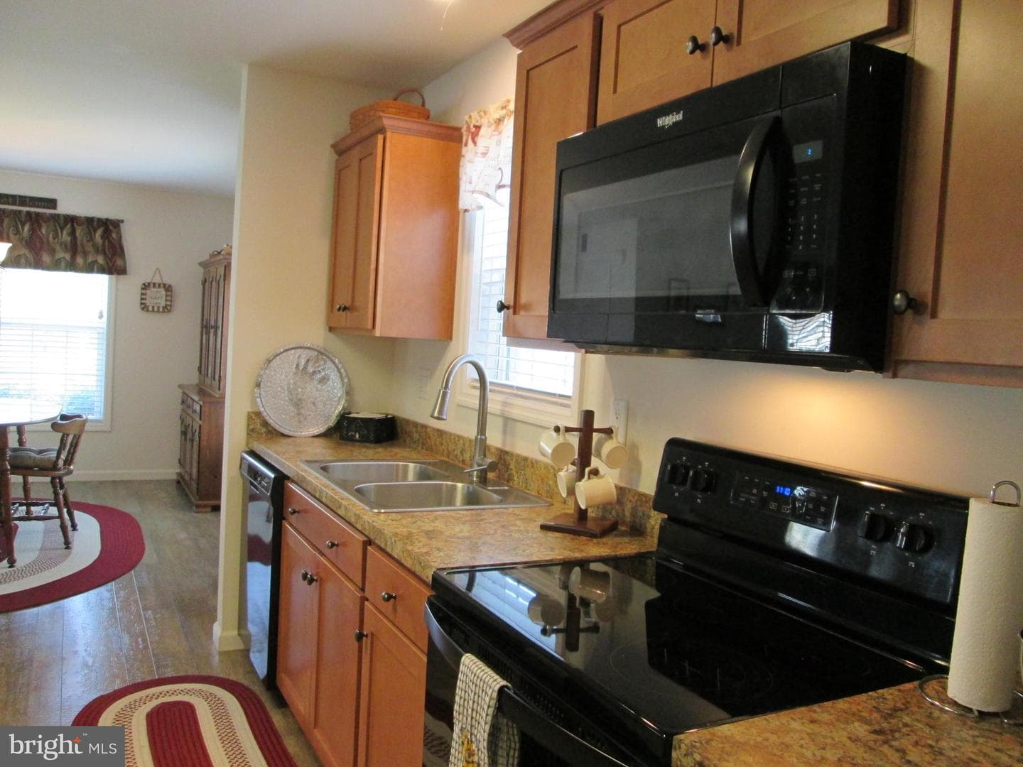 22 Finch Drive N photo 15