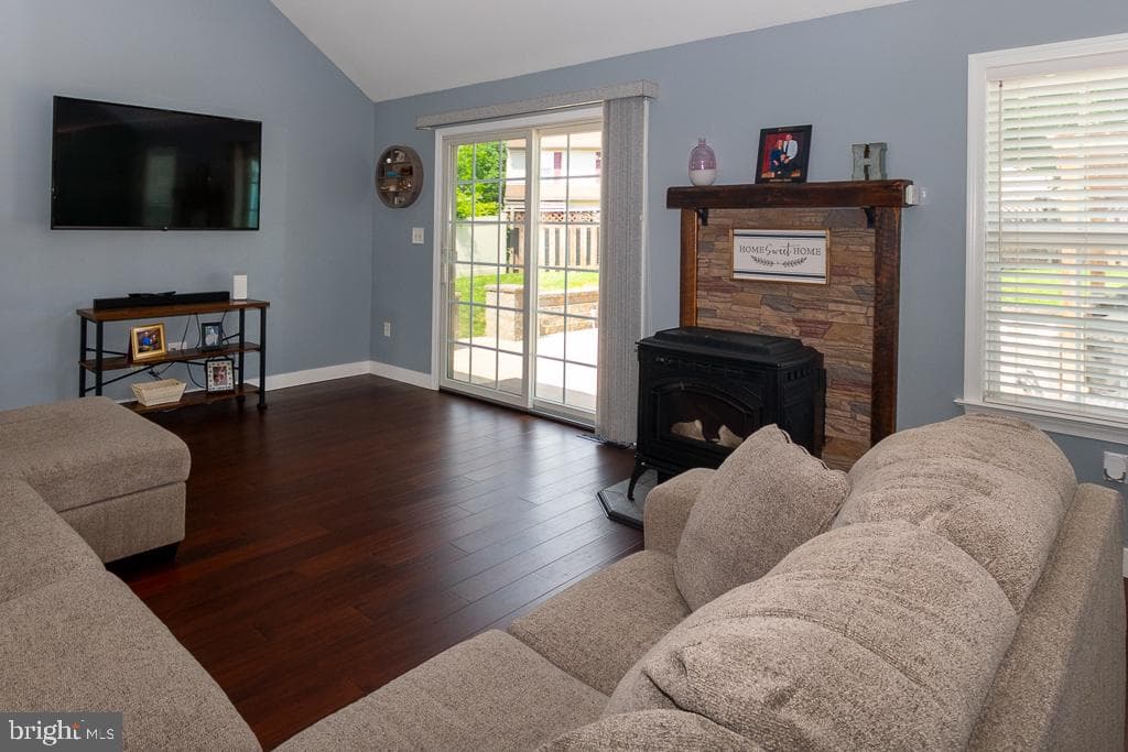 141 Pond View Drive photo 3