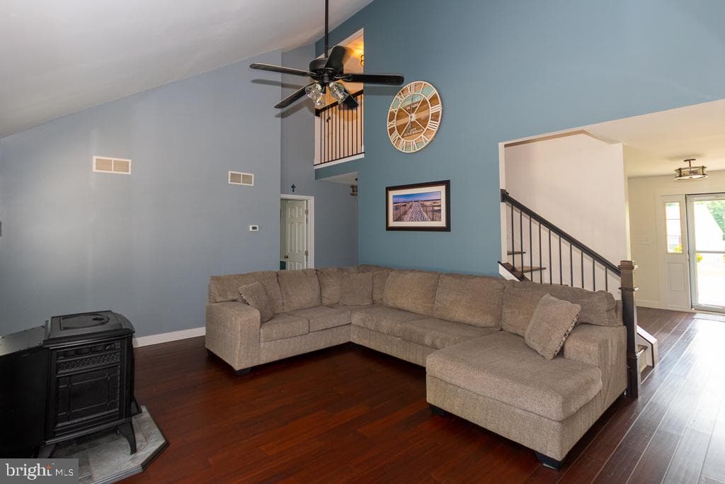 141 Pond View Drive photo 4