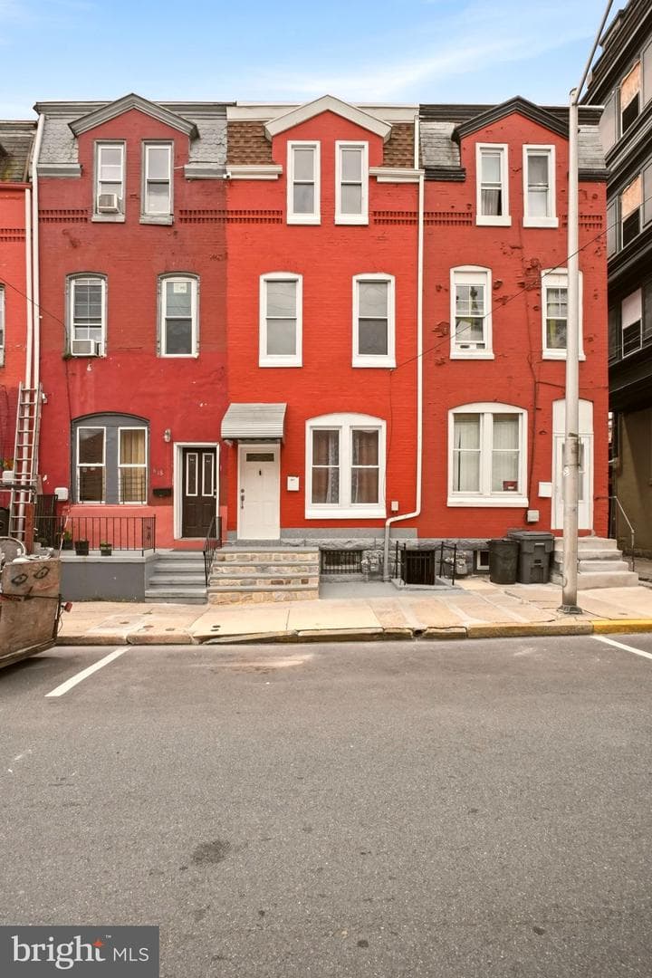 616 Elm Street photo 3