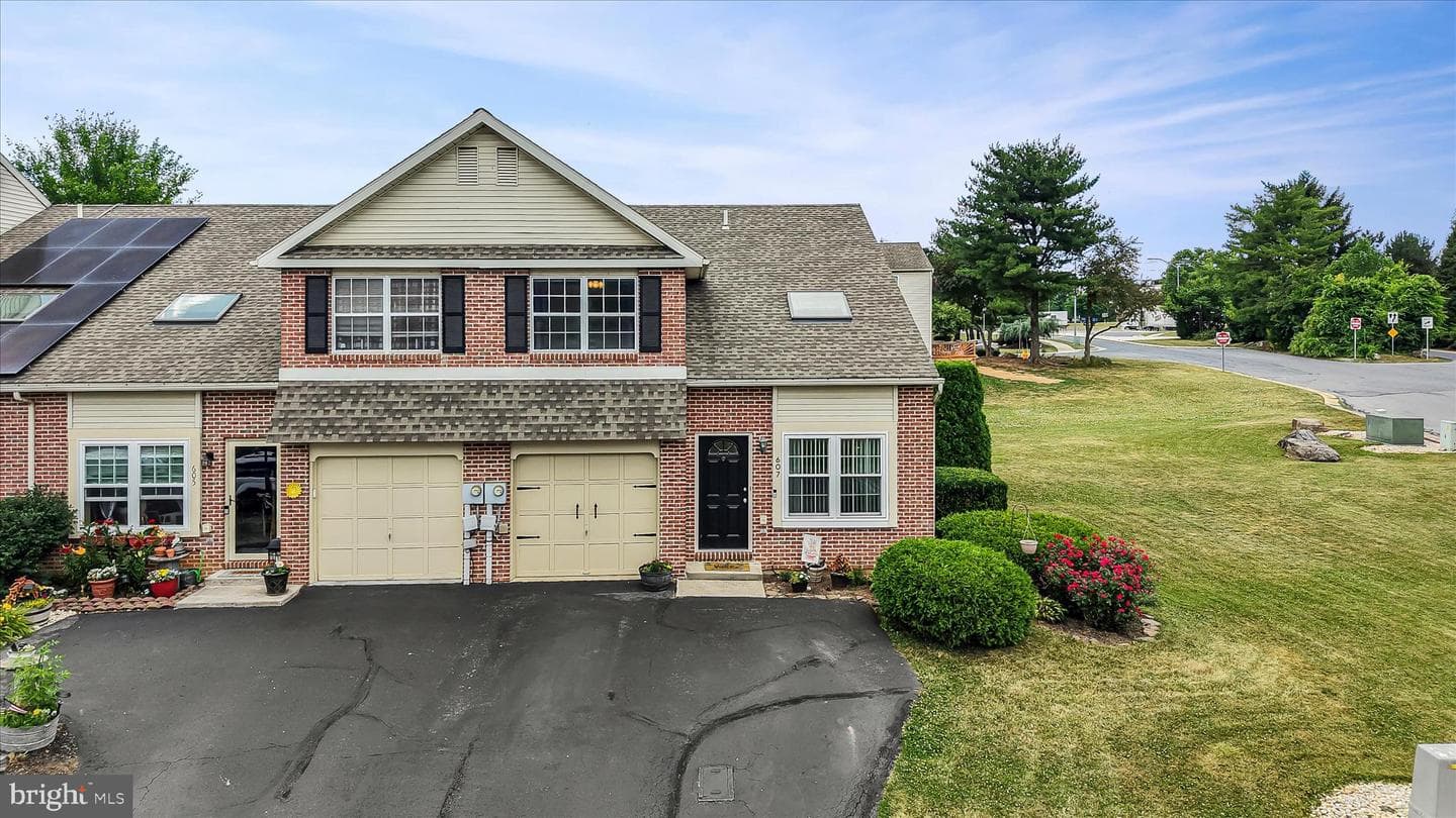607 Independence Court, Blandon