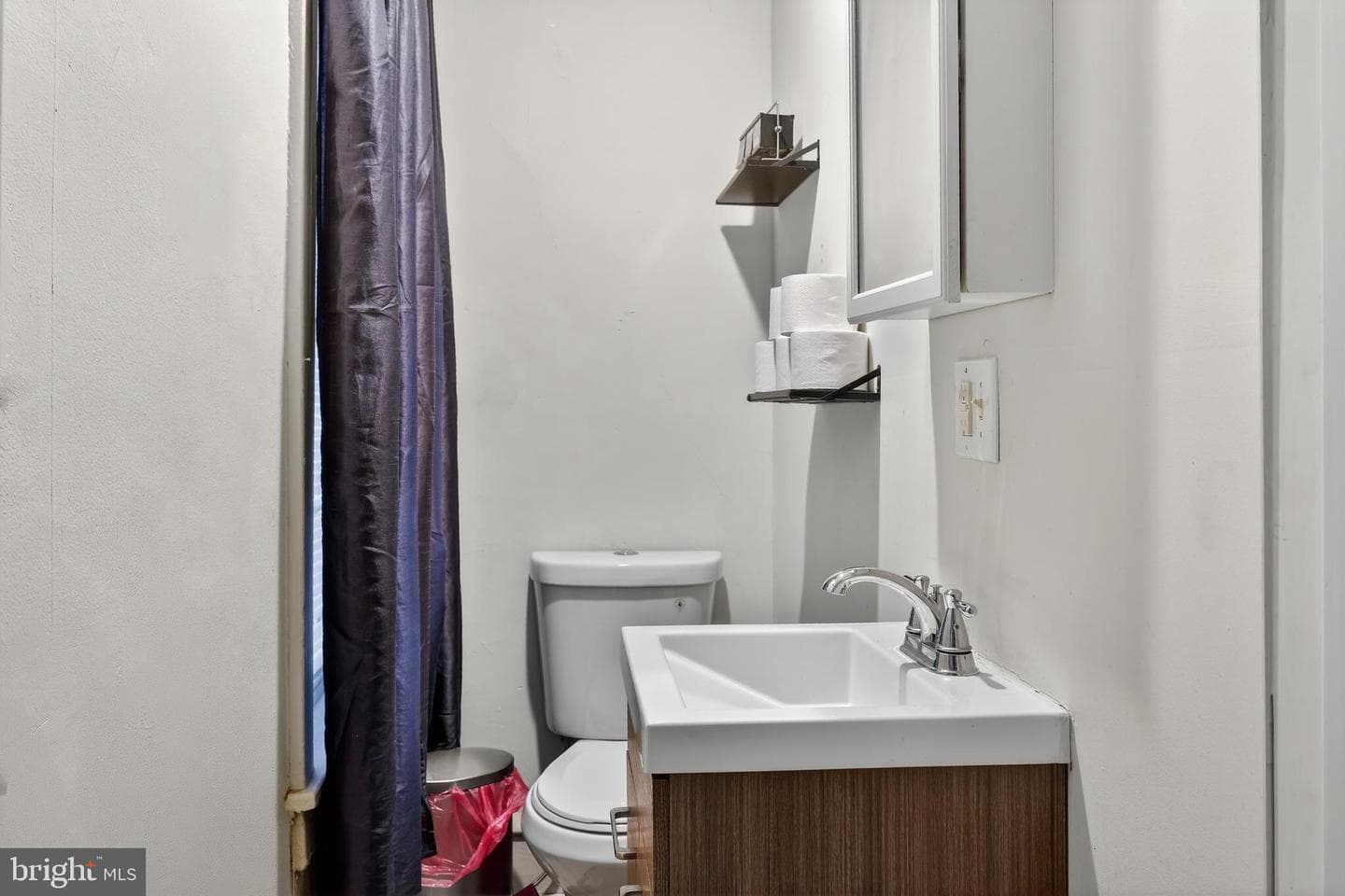 327 W Windsor Street photo 15