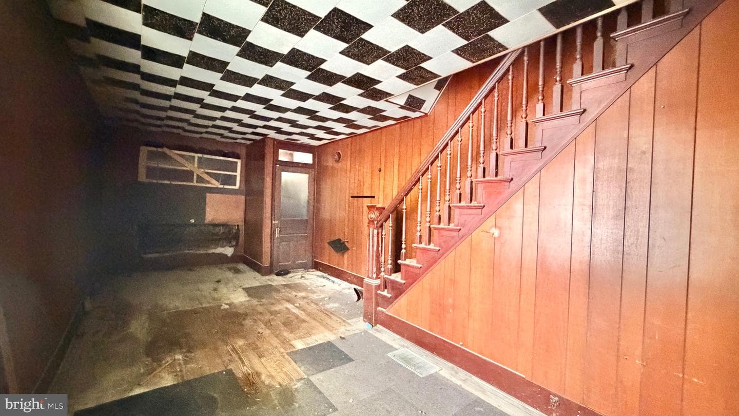 1359 Green Street photo 4