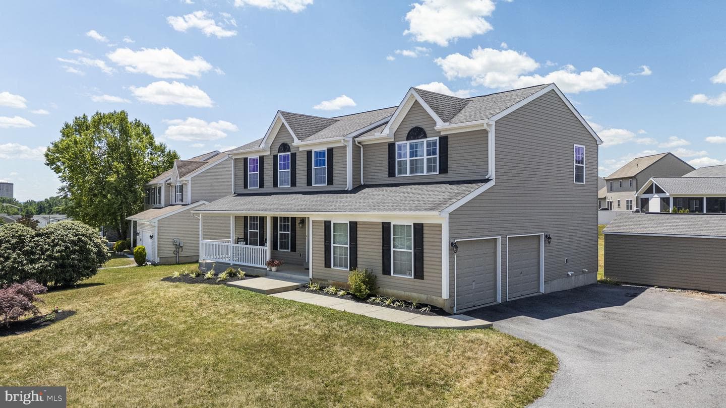 143 Nantucket Drive, Reading