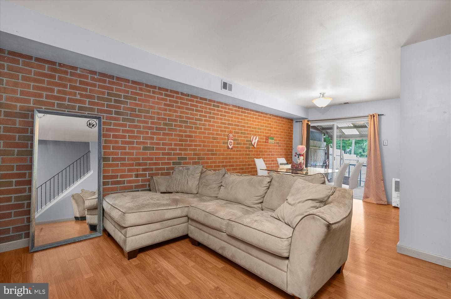 825 Woodchuck Lane photo 4