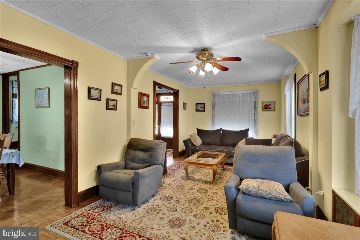 433 Eisenbrown Street photo 12