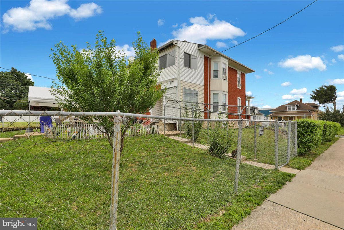 433 Eisenbrown Street photo 39