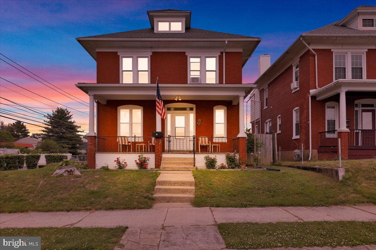 433 Eisenbrown Street photo 40