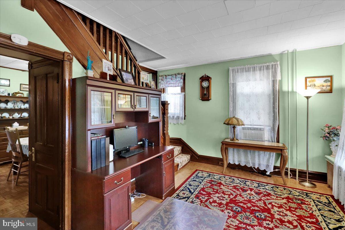 433 Eisenbrown Street photo 5
