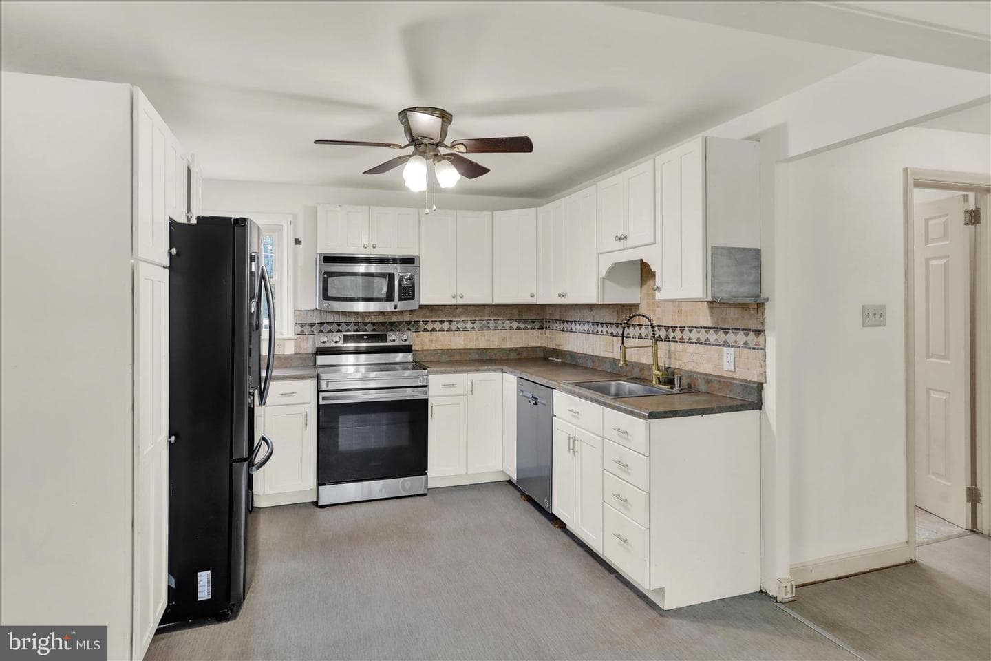 302 Elmwood Avenue photo 7