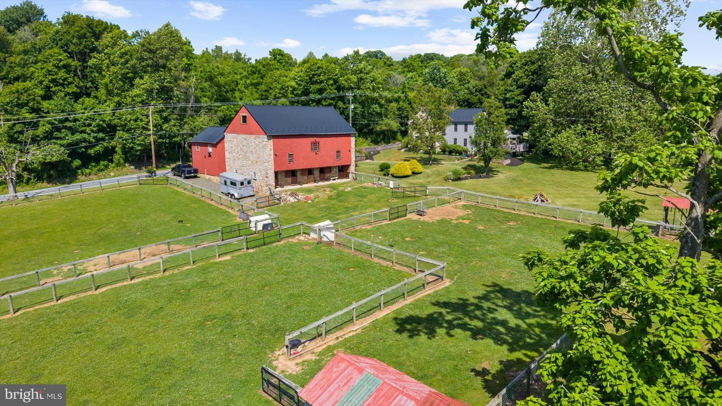 1238 Huffs Church Road, Barto