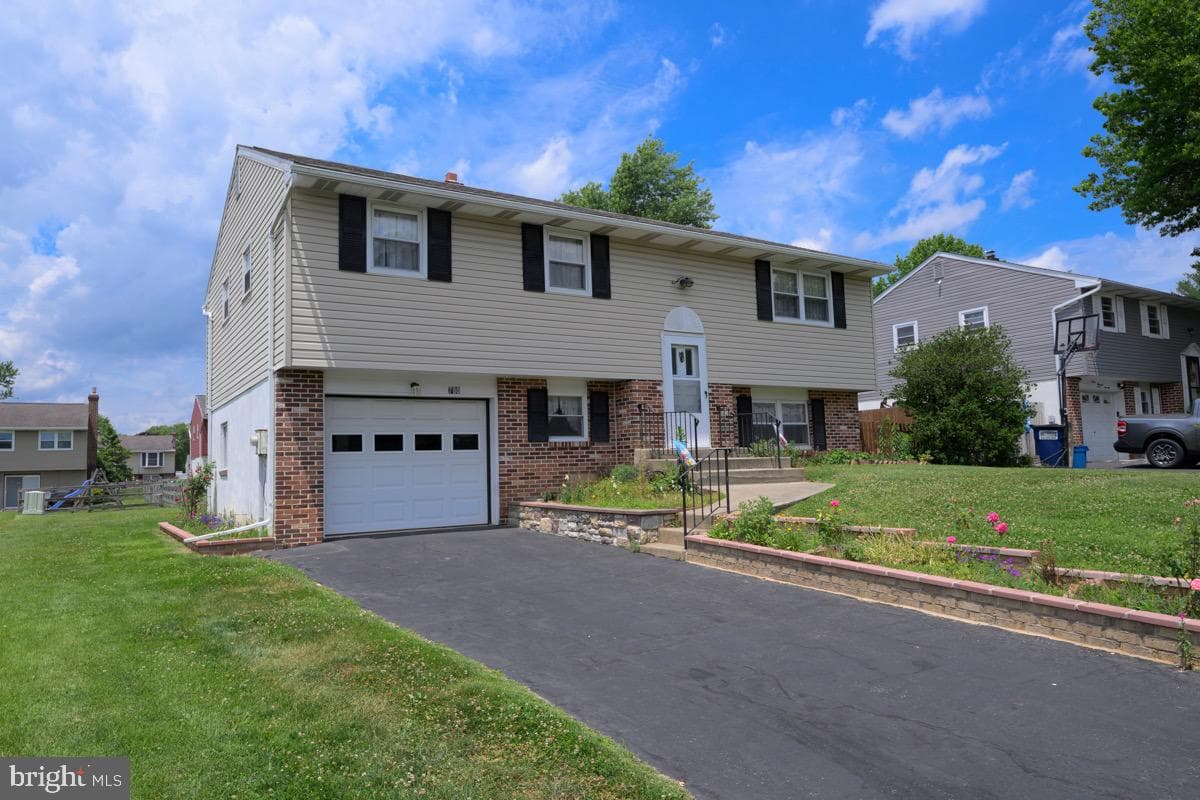 780 Pomander Ave, Reading