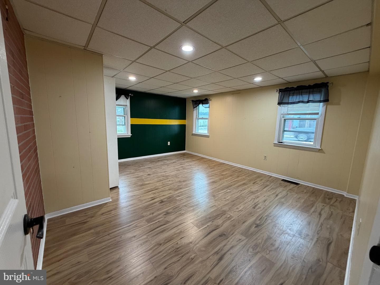 648 N Reading Avenue N photo 19