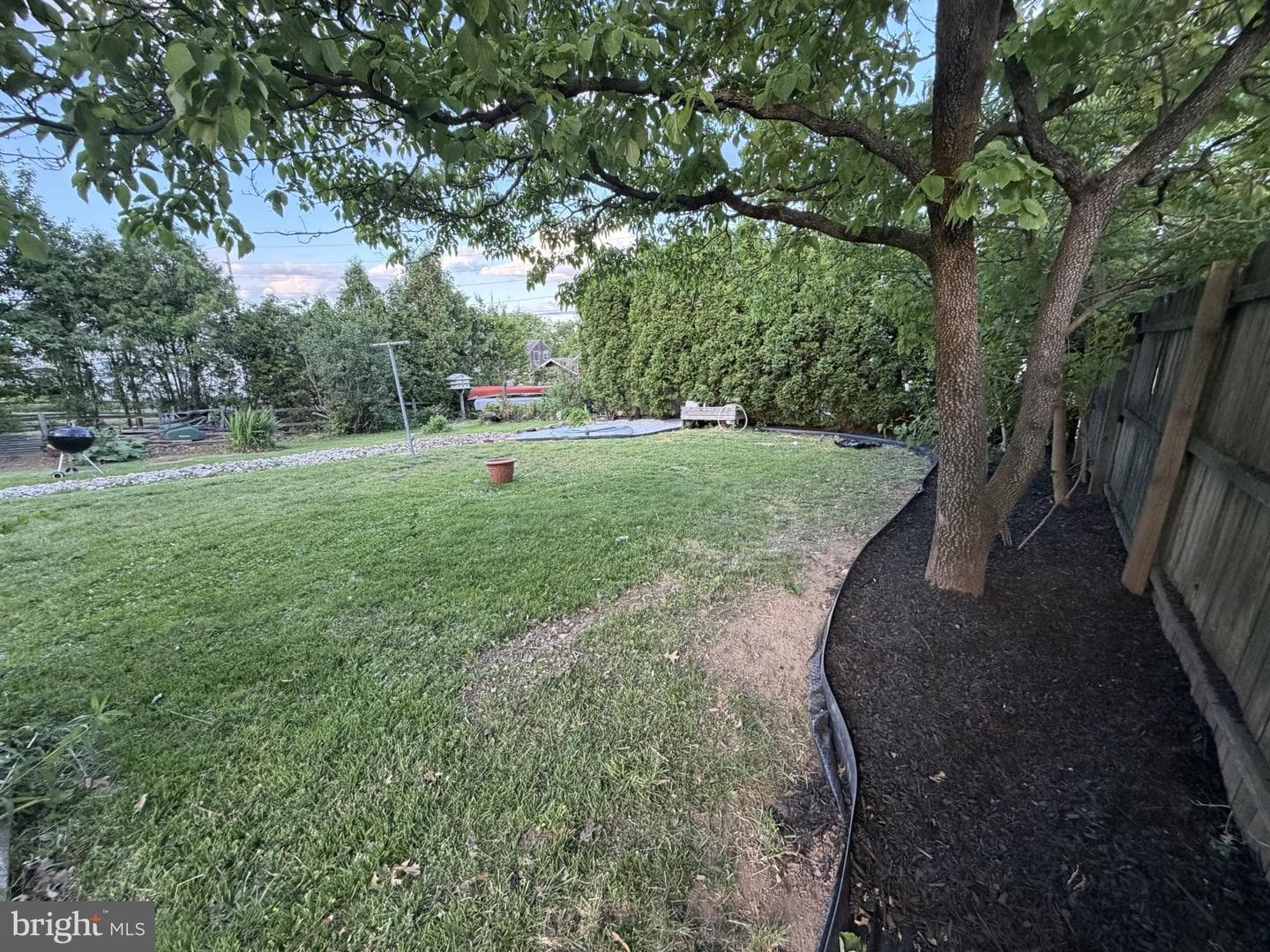 648 N Reading Avenue N photo 4