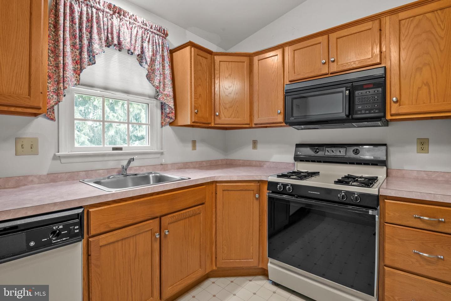 3217 Garfield Avenue photo 8