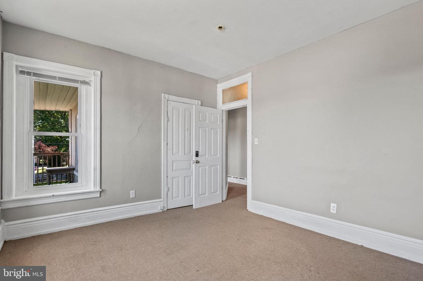 414 W Walnut Street photo 17