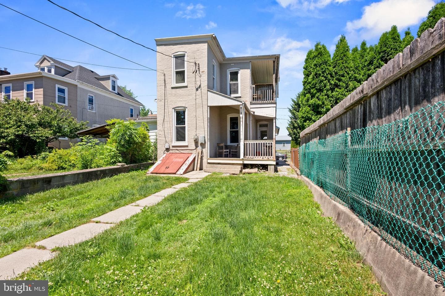 414 W Walnut Street photo 23