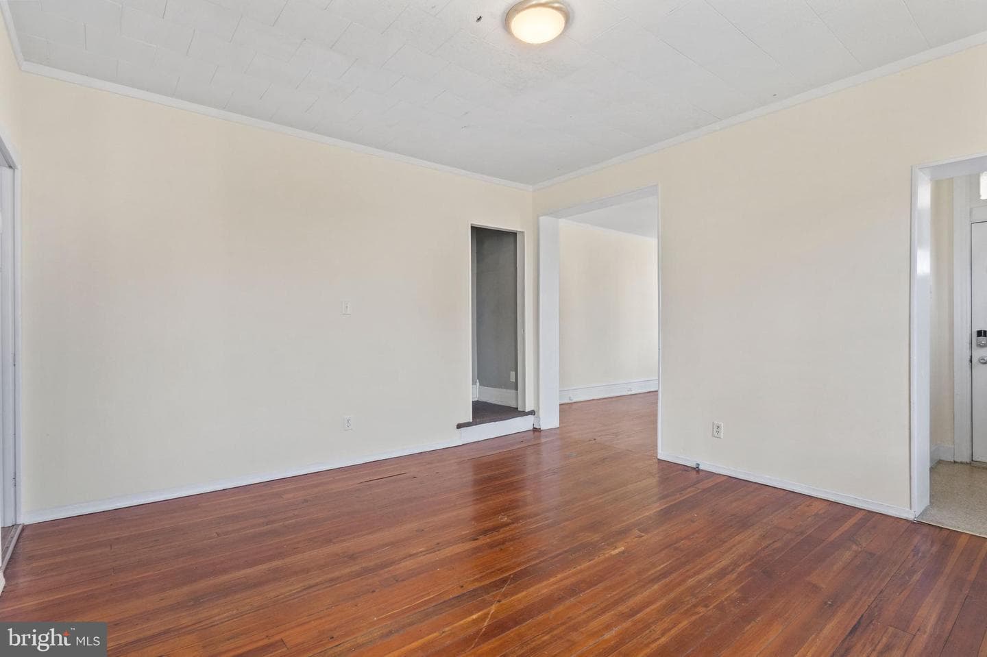 414 W Walnut Street photo 3