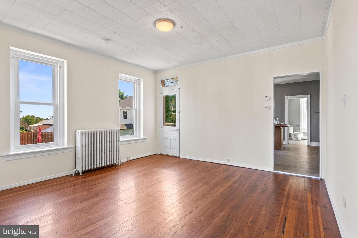 414 W Walnut Street photo 4