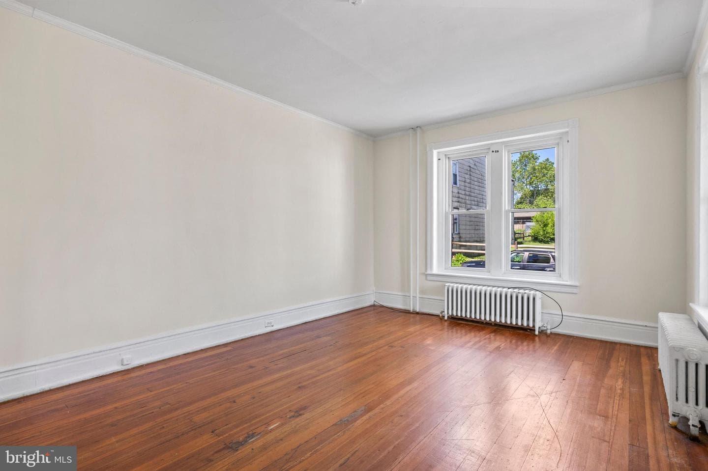414 W Walnut Street photo 5
