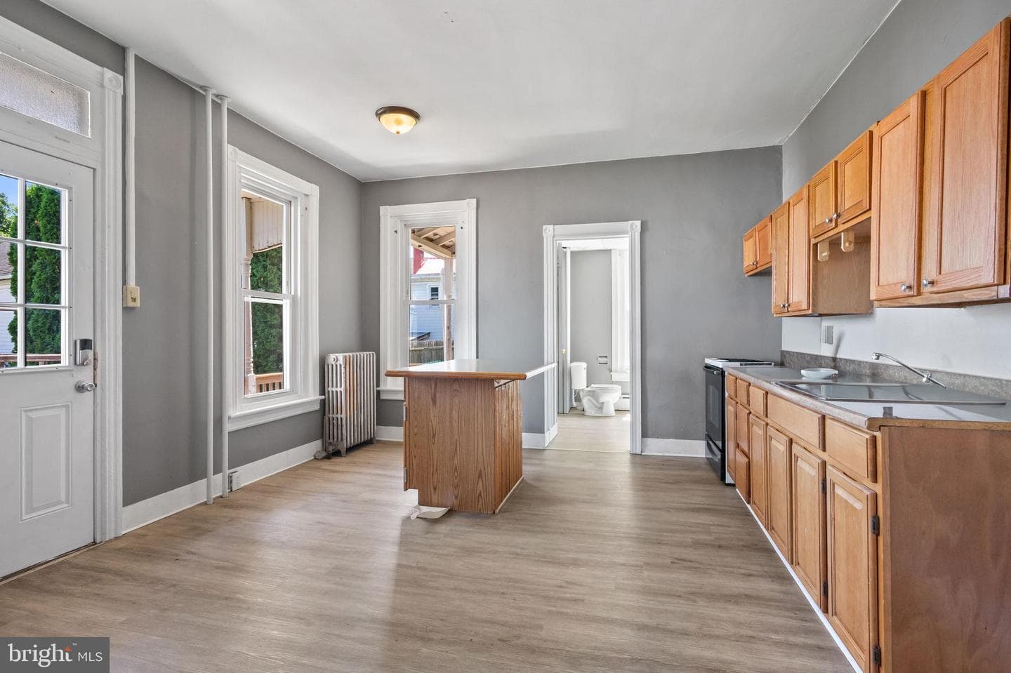 414 W Walnut Street photo 7