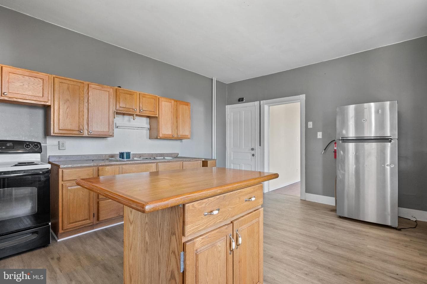 414 W Walnut Street photo 8