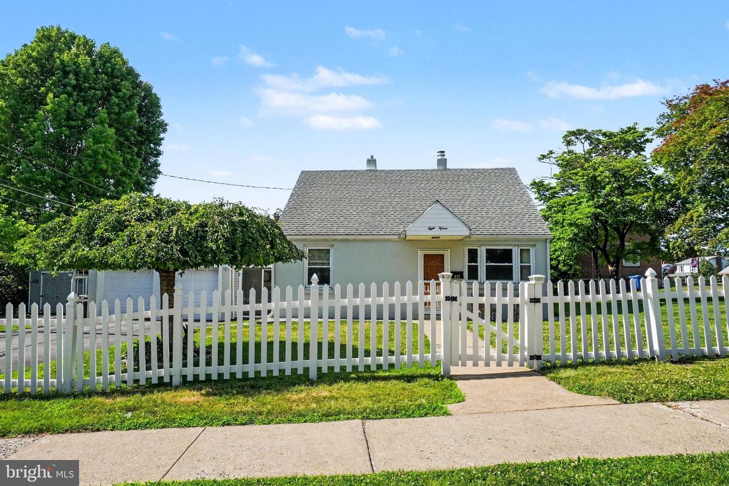 815 Park Avenue photo 3